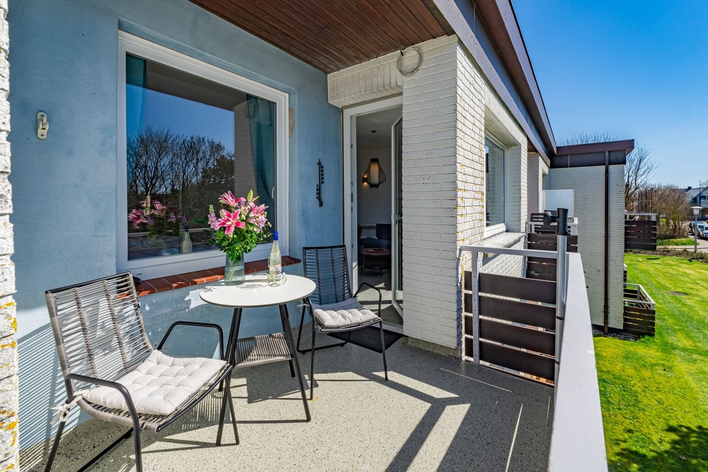 Südwest-Balkon mit Sitzplatz