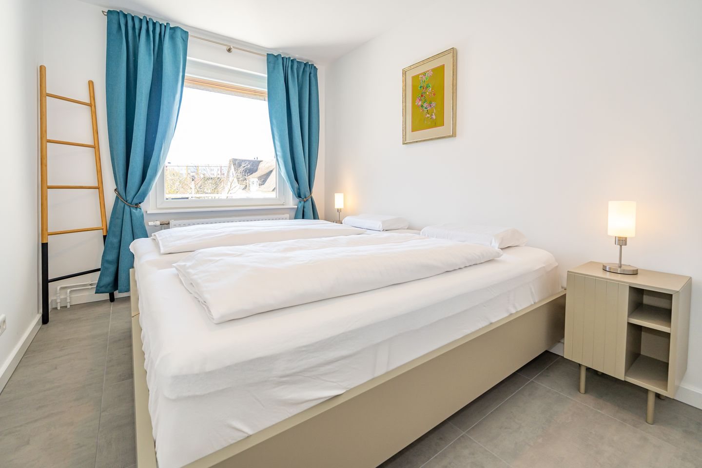 Schlafzimmer mit Doppelbett